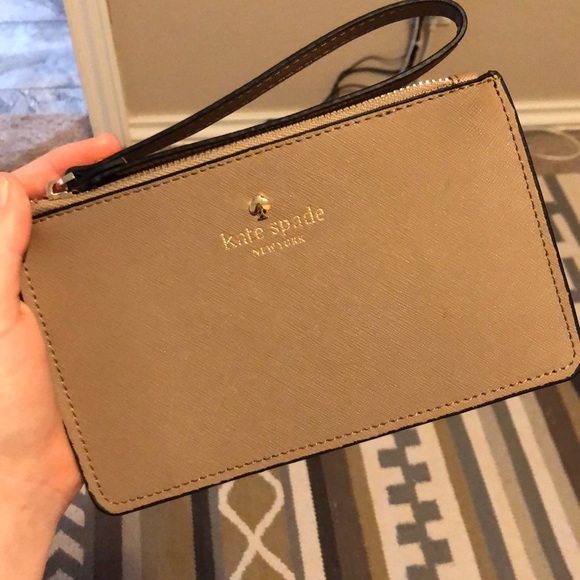 kate spade Handbags - Kate Spade Wrislet